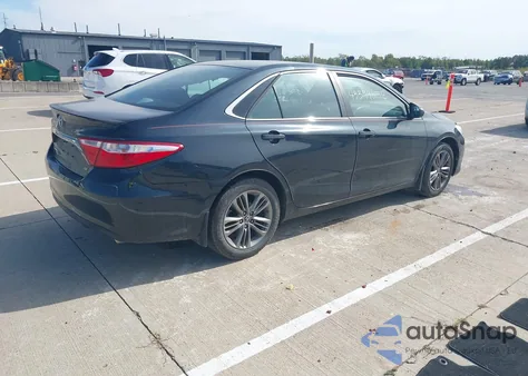 2015 Toyota Camry Se z USA, uszkodzony, nr VIN 4T1BF1FK5FU487411